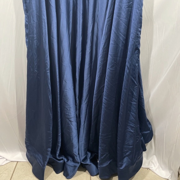 NWT $438 La Femme Curve [ PLUS 22 ] Embroidered Beaded Satin Gown in Navy‎ - Picture 12 of 12